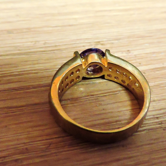 sz 7 ring .. purple centerstone NWOT ... r25 - Picture 4 of 5